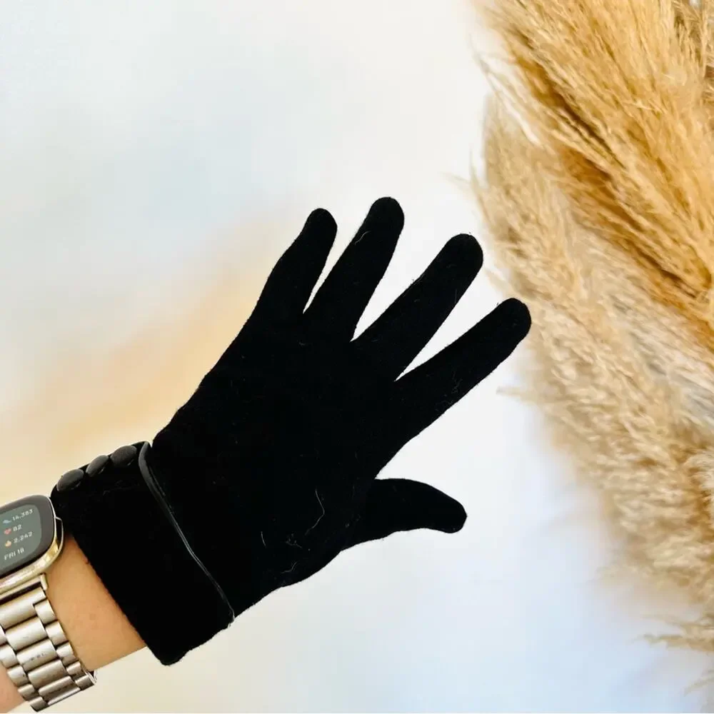 NORDSTROM Black Faux Leather Piping Button Trim Touch Sensitive Warm Hand Gloves